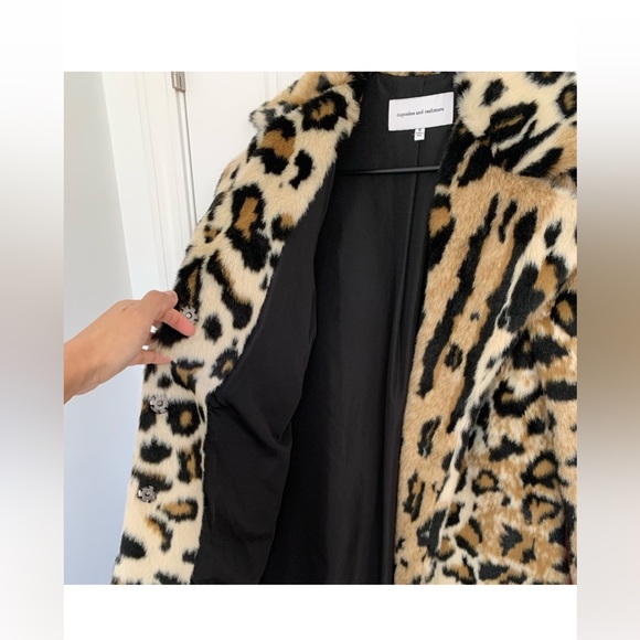 Cupcakes and Cashmere Leopard Coat - Picture 8 of 8